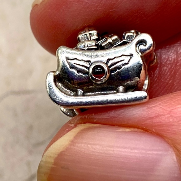Authentic Pandora Christmas sleigh in sterling silver with red CZ ❤️ - Picture 5 of 5